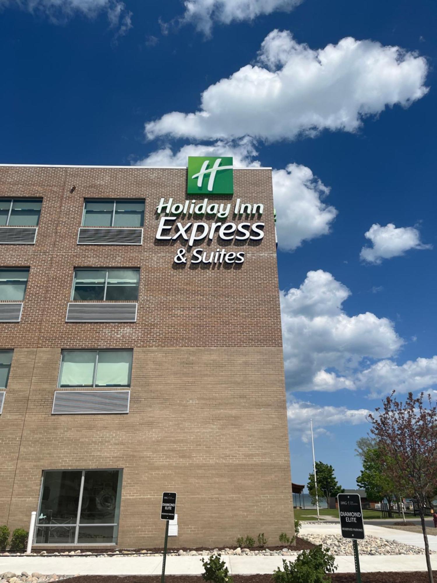 Holiday Inn Express & Suites Oscoda By Ihg Dış mekan fotoğraf