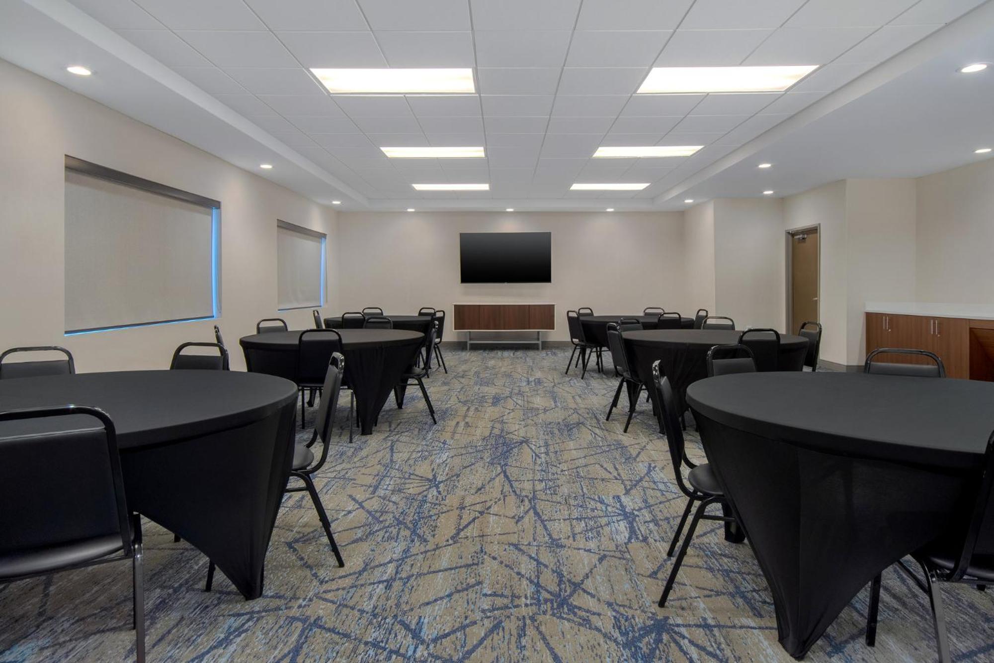 Holiday Inn Express & Suites Oscoda By Ihg Dış mekan fotoğraf